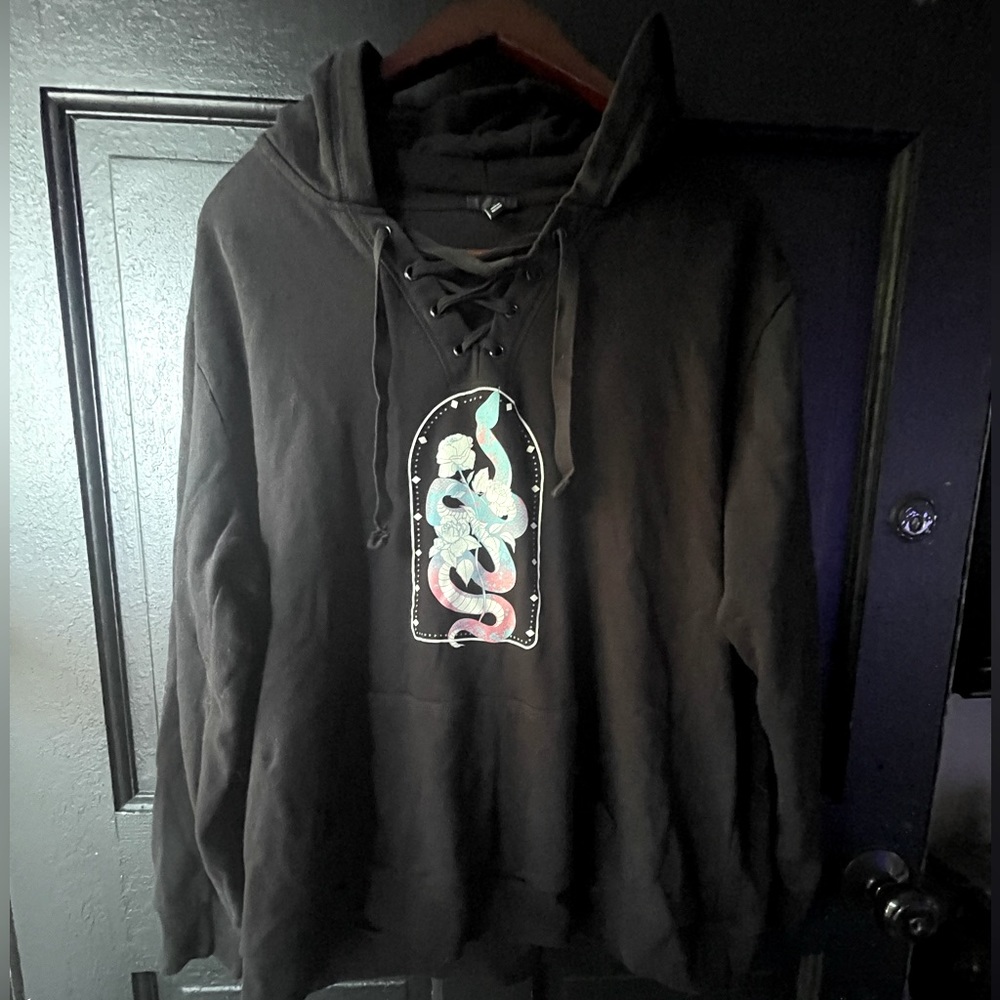 Torrid 3x, snake hoodie.